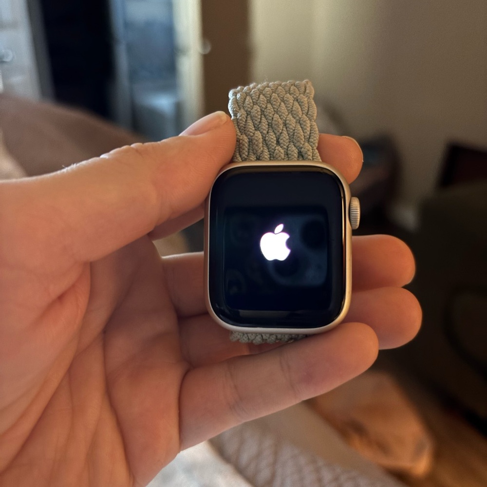 Apple Smartwatch Series 8 41mm with Starlight Case & Solace Band Cellular+Wifi